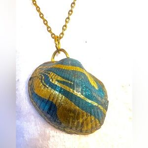 Hand painted Beach Sea Shell Necklace Mermaid Blue Gold Tone Accents 18” Chain